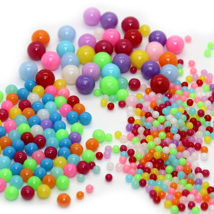Coloured plastic beads 3,5,8mm